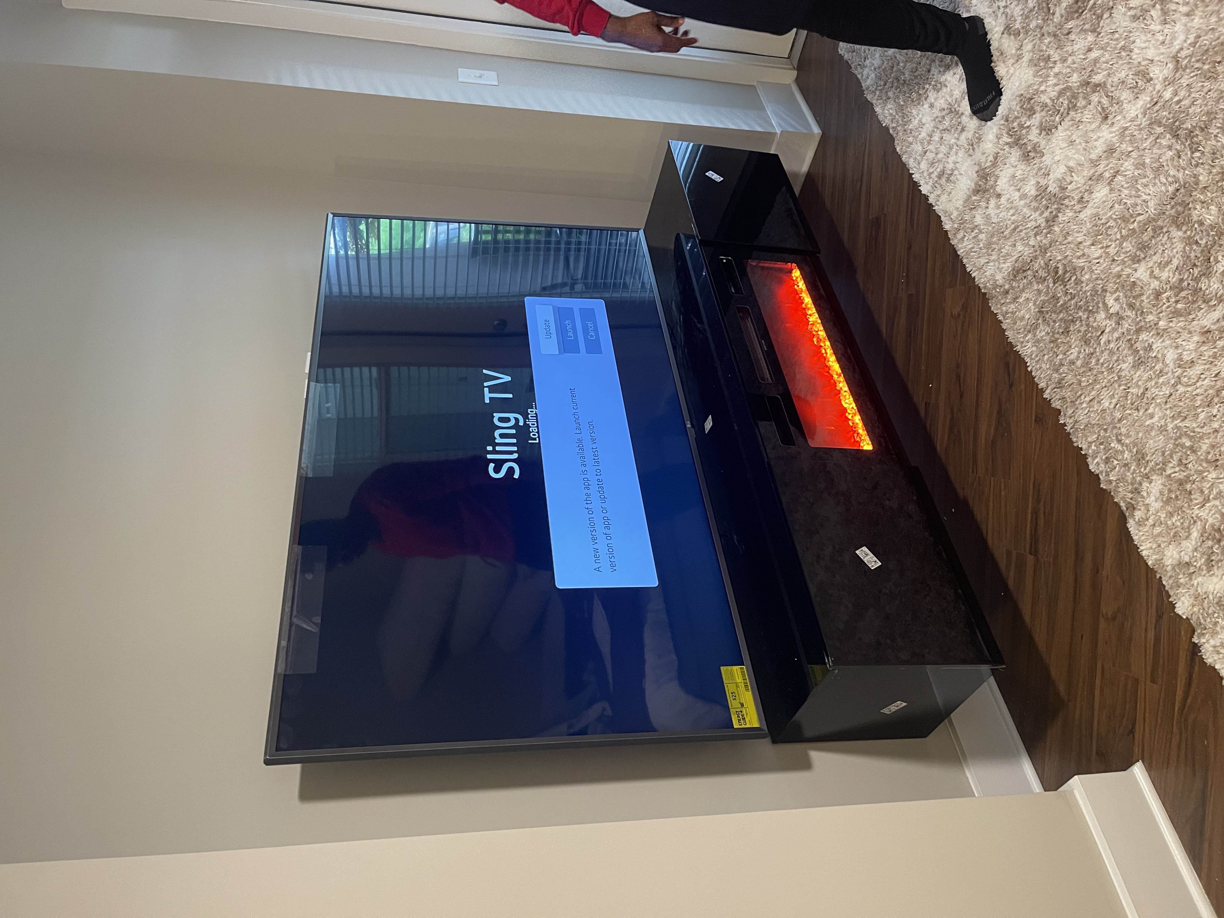 Fixed TV mounting on drywall wall in living room, service area