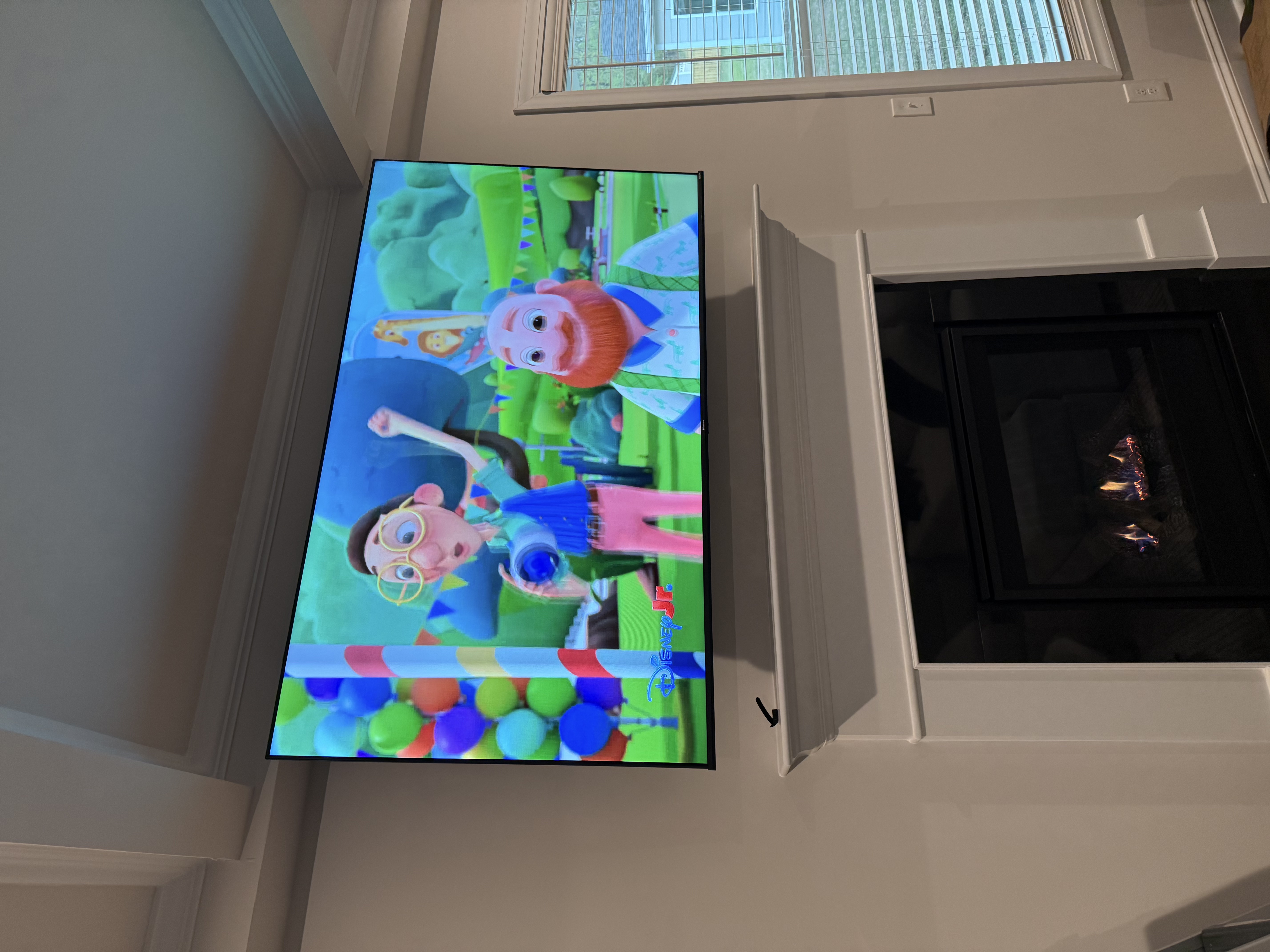 Tilting TV mounting on drywall wall in living room, Charlotte NC